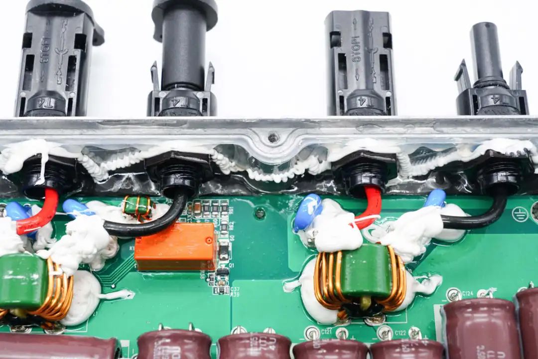 导热粘接胶在光伏逆变器的应用