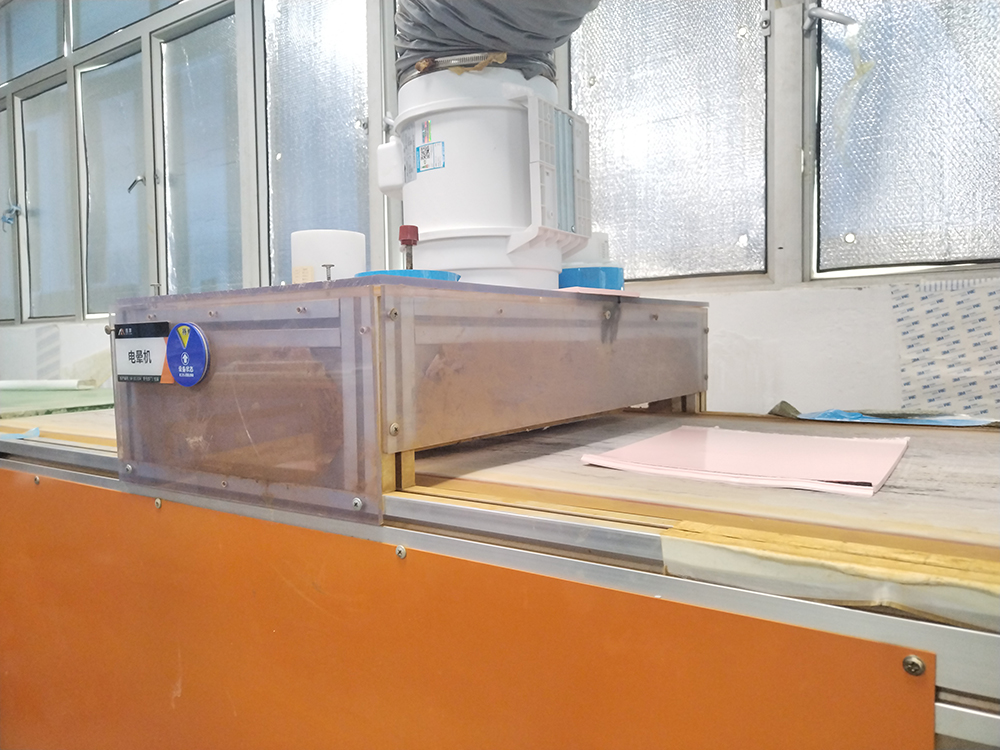 导热硅胶片电晕工艺加工过程